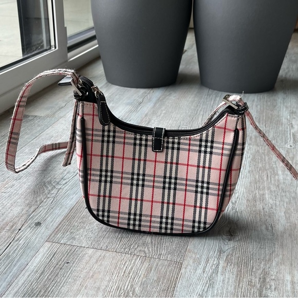 New pink mock ‘Burberry’ print little purse for child/youth. - Picture 4 of 10
